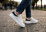 Scarpe JOHN RICHMOND bianche multilogate con ali nere e placchetta