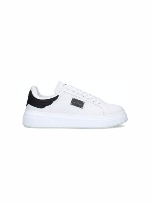 Scarpe John Richmond in pelle bianca con dettaglio nero e placca argentata