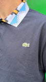 Polo LACOSTE blu con colletto fantasia