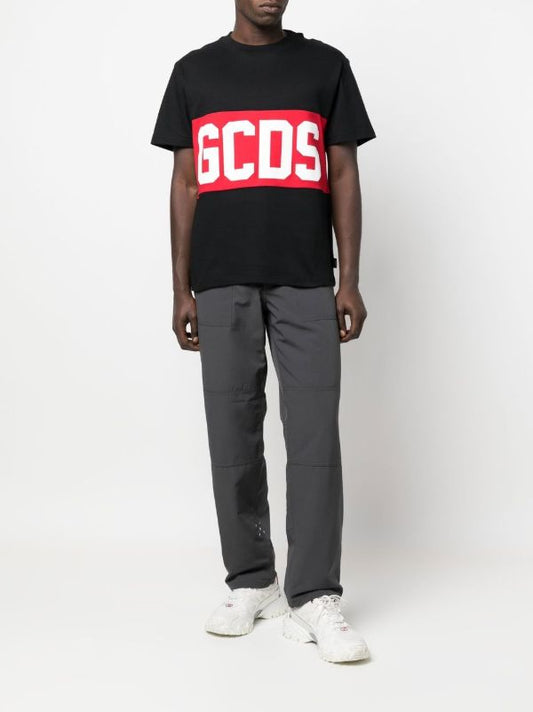 T-shirt GCDS CON BANDA LOGATA