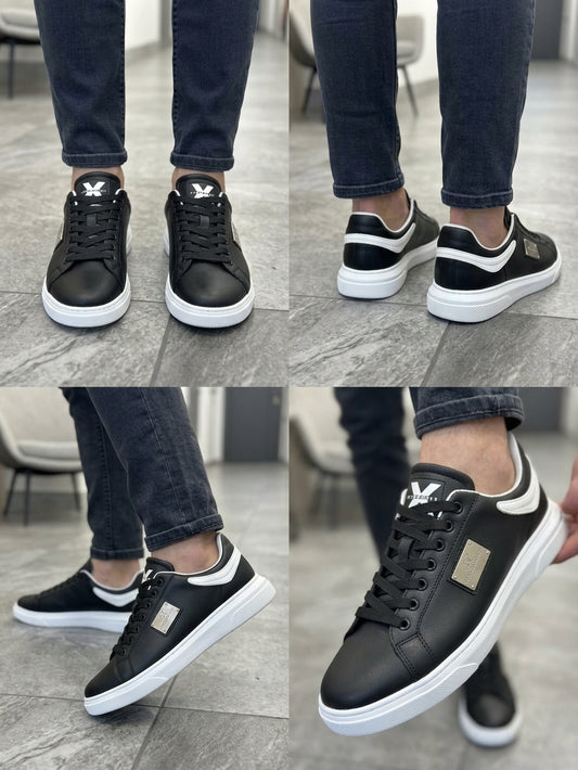 Scarpe JOHN RICHMOND in pelle nera con ali retro e placchetta laterale