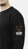 Felpa MOSCHINO total black logo gommato sul braccio