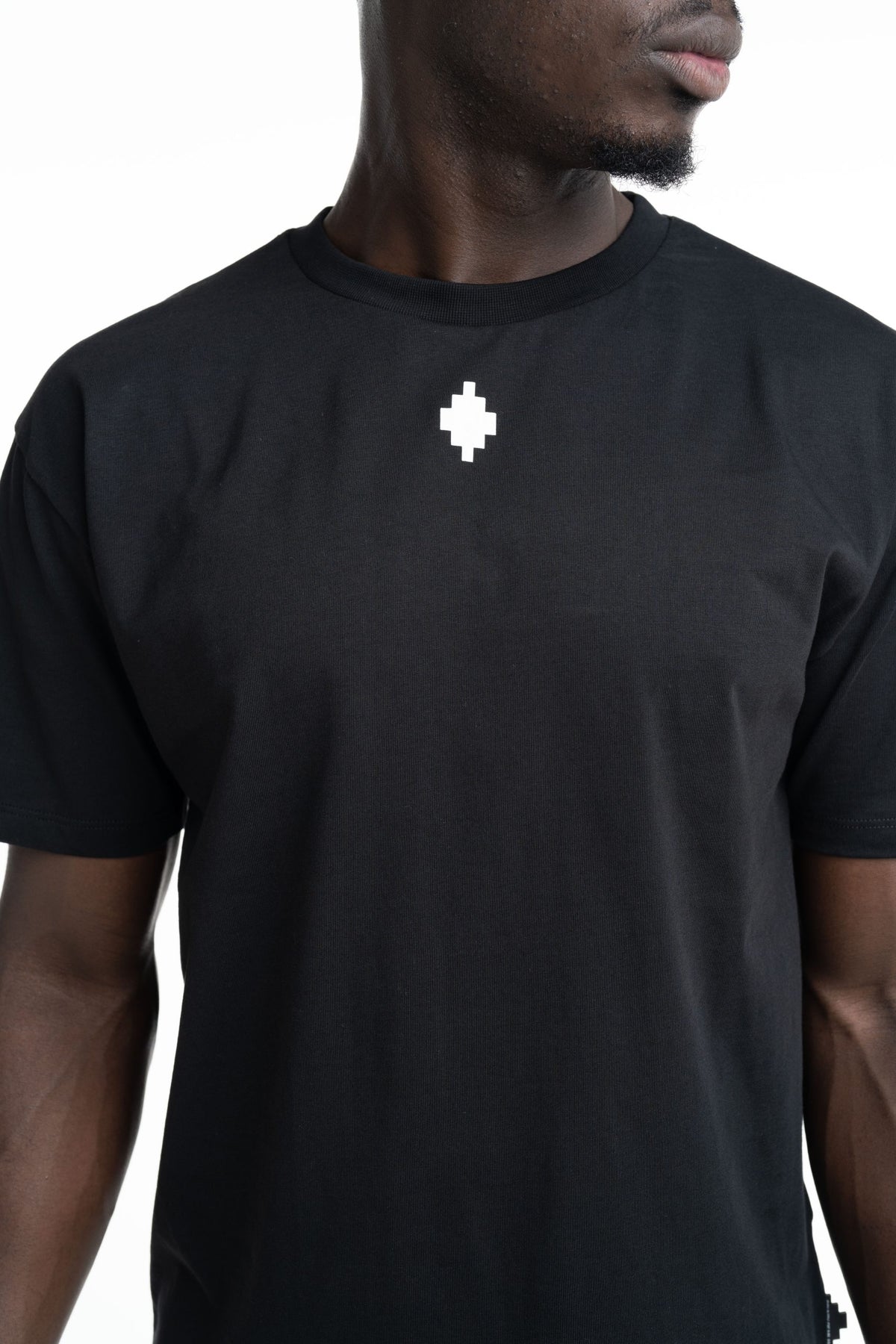 T-shirt MARCELO BURLON total Black logo avanti e retro bianco