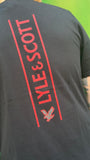 T-shirt LYLE SCOTT black logo banda retro rossa