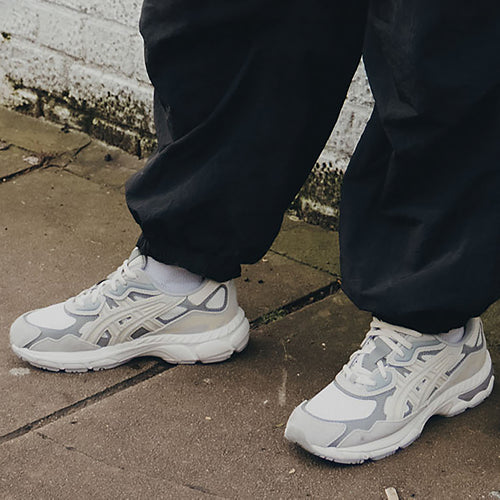 SCARPE ASICS GEL-NYC beige